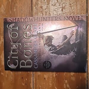 City of Bones, The Mortal Instruments Book One (A Shadowhunters Novel)